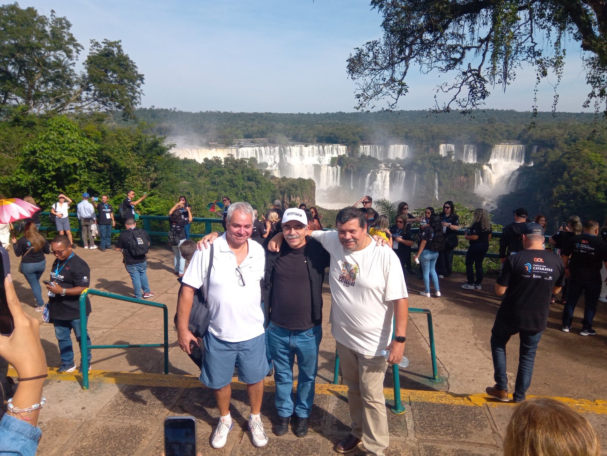 Servicio Familiar Cataratas de Brasil - Reserva de Guías de Turismo y más servicios - Cataratas del Iguazú