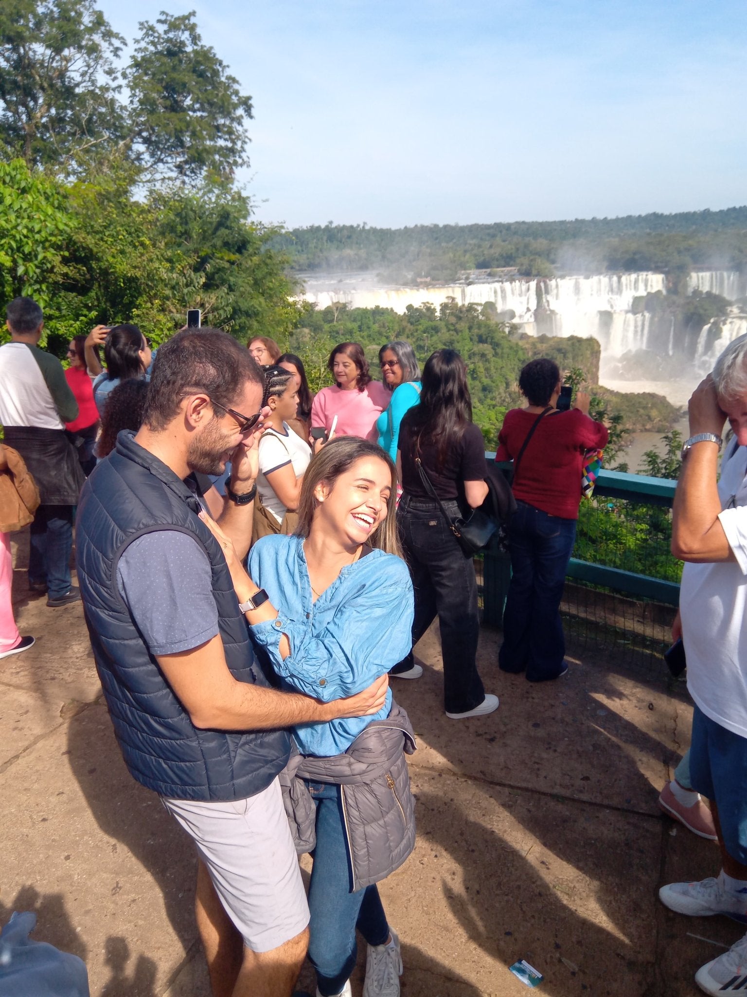 Servicio Familiar Cataratas de Brasil - Reserva de Guías de Turismo y más servicios - Cataratas del Iguazú
