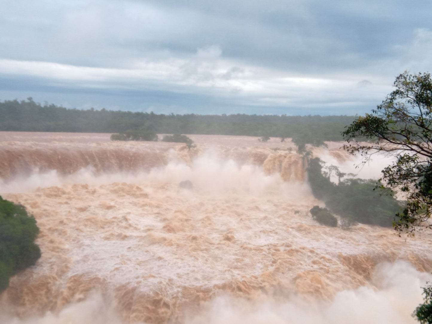 Servicio Familiar Cataratas de Brasil - Reserva de Guías de Turismo y más servicios - Cataratas del Iguazú