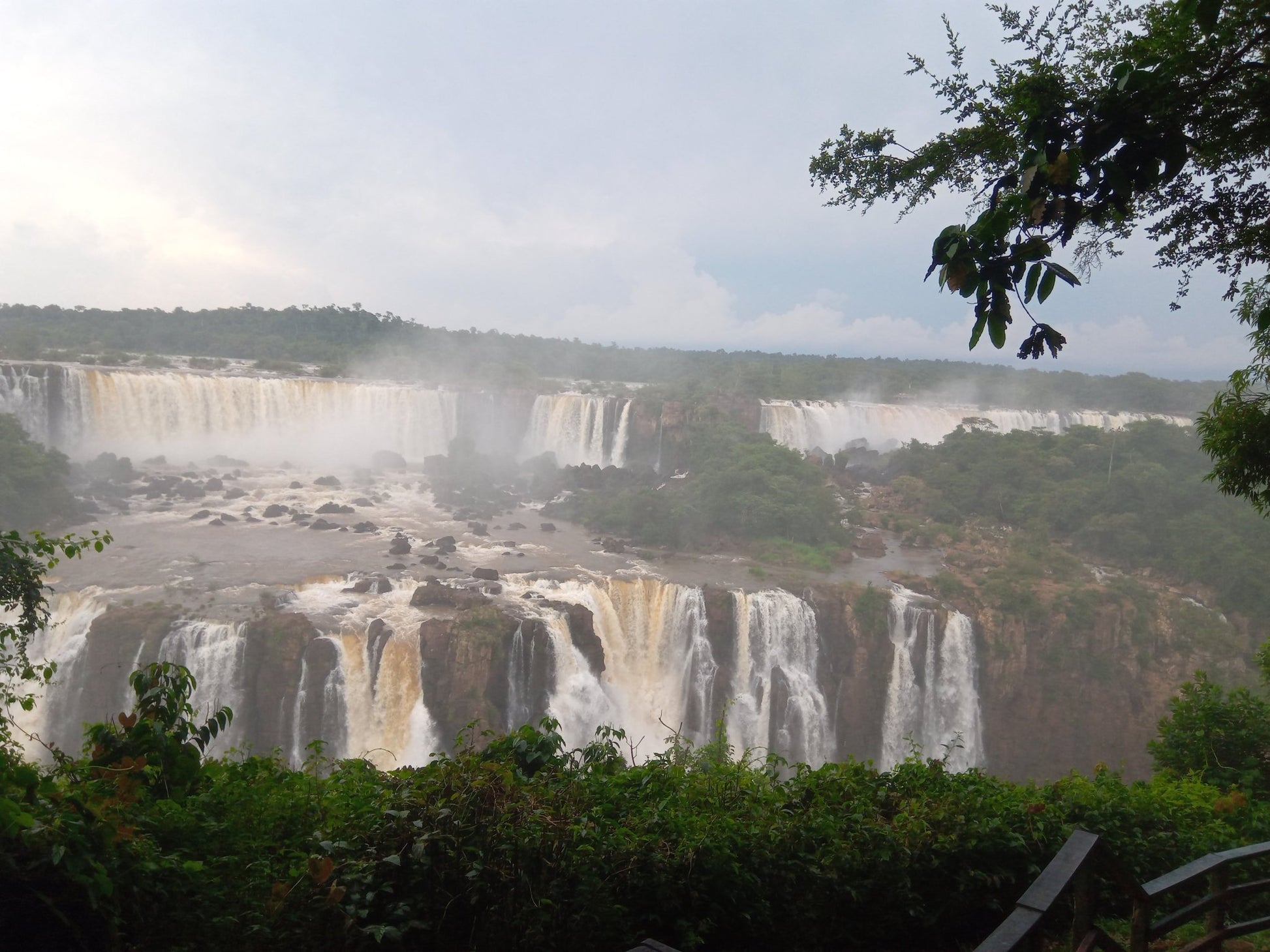 Servicio Familiar Cataratas de Brasil - Reserva de Guías de Turismo y más servicios - Cataratas del Iguazú
